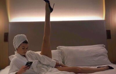 FOTO HOT // Raluca Hogyes, iubita lui Lukasz Szukala, a imitat-o pe Victoria Beckham! Imaginea face furori pe rețelele de socializare