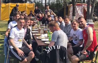 FOTO Distracție pentru dinamoviști! Cum l-au sărbătorit „câinii” azi pe Papazoglou