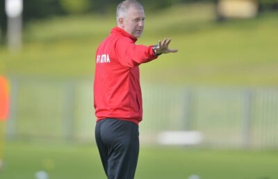 Edi Iordănescu i-a răspuns cu o ironie fină lui Dan Petrescu: „Devin multifuncțional. Îmi asum eșecul lui CFR Cluj” ;)