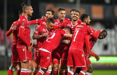 DINAMO - CHIAJNA 3-2// Ilie Dumitrescu, încântat de Papazoglou: „Nu e «skilful», dar e eficient” » Ce problemă a găsit la Dinamo