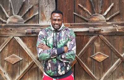 EXCLUSIV Reportaj DE SENZAȚIE cu Zenke, starul nonconformist al lui Dinamo! Născut, crescut într-o bază militară, visa să se facă actor