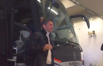 AEL LARISSA - PAOK SALONIC 1-1 //  VIDEO Surpriza din parcare: cine l-a așteptat pe Răzvan Lucescu înaintea meciului care îi putea aduce titlul în Grecia