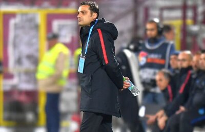 CFR CLUJ - FCSB 0-0 // Mihai Teja, după ce a „forțat” pe final cu Nedelcu: „Am schimbat ofensiv cu toți jucătorii de pe bancă” :)