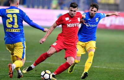 CS MIOVENI - PETROLUL 1-2 » VIDEO „Lupii” se salvează în ultima jumătate de oră și rămân în lupta pentru promovarea în Liga 1 
