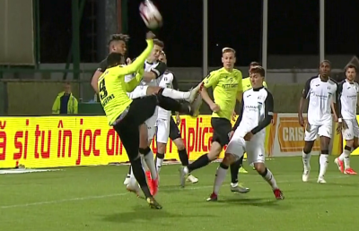 FOTO Fază controversată în Astra - CFR Cluj » Ardelenii au cerut penalty la o intrare cu talpa