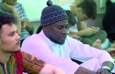 FOTO Cu N'Doye la moschee » Ousmane a revenit în România, vrea să antreneze la un club de Liga I și i-a transmis lui Gigi Becali: „Două oi mari nu pot sta la un loc” :)