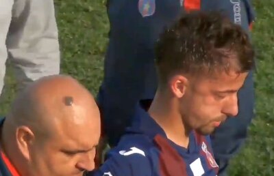 VIDEO HAOS la meciul lui CSA Steaua din Liga 4! Un fotbalist a fost făcut KO pe teren, imagini șocante! Marius Lăcătuș a intervenit + partida a fost suspendată în minutul 70