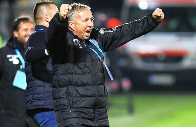 CFR CLUJ - CSU CRAIOVA // Dan Petrescu e la un punct de istorie! „Bursucul” poate deveni primul antrenor care reușește asta în România
