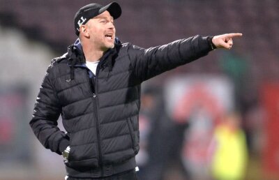 DINAMO - GAZ METAN 2-0 // Mircea Rednic l-a îndemnat pe Edi Iordănescu să ajute echipa: „Ce, Edi nu are bani?!” » Răspunsul a venit imediat 