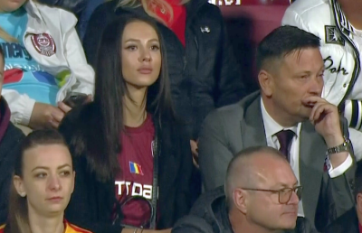 FOTO Bomba-sexy din tribune de la CFR Cluj - CSU Craiova! Daniel Stanciu și iubita sa au urmărit meciul printre suporteri