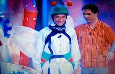 FOTO Dan Petrescu, așa cum nu l-ai mai văzut vreodată: „S-a îmbrăcat în albinuță și a trebuit să-și înfigă în fund un ac cu care să spargă baloane”