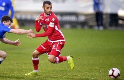 EXCLUSIV Mircea Rednic taie în carne vie! Doi jucători pe făraș! Unul a fost adus pe bani la Dinamo 