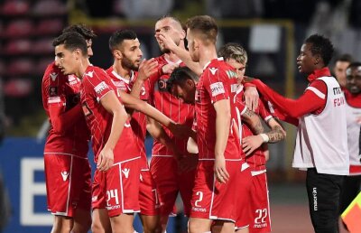 Geambașu despre strategia transferurilor de la Dinamo: „În goana după aur, Rednic nu a descoperit decât tinichele”