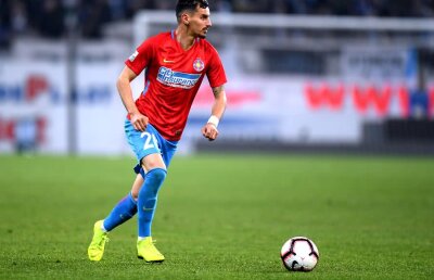 FCSB - CFR CLUJ // VIDEO Derapaj sexist al lui Romario Benzar: „Acum vă pricepeți și la fotbal?”