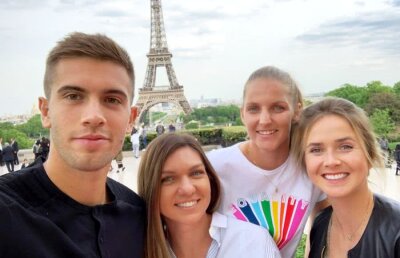 SIMONA HALEP LA ROLAND GARROS // FOTO Halep, poză specială la Turnul Eiffel cu Pliskova, Svitolina și Coric » La ce au făcut reclamă cei patru