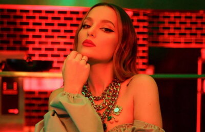 FOTO Minelli rupe topurile cu „Hola, yo me llamo Mariola” și dezvăluie: „Am o stare excelentă după ce fac sport”