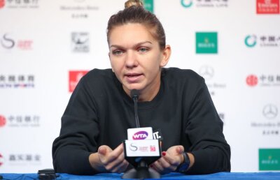 SIMONA HALEP LA ROLAND GARROS // Simona Halep se simte bătrână: „Nu e ușor să joci cu cineva mai tânăr cu 10 ani. Eu la 17 ani jucam în calificări”