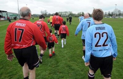 VIDEO Cel mai haios meci de fotbal: Bungay vs. Bungay. Toți jucătorii de pe teren s-au numit Bungay!