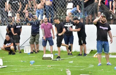 FOTO Suporterii lui CSA Steaua continuă scandalul cu jucătorii » Mesaj dur la meciul din Cupa României