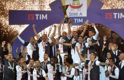 FOTO Maurizio Sarri a fost prezentat oficial la Juventus Torino! 