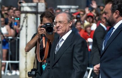 Doar Florentino Perez a avut voie să folosescă telefonul la nunta lui Sergio Ramos! Santi Cazorla a dezvăluit motivul :D