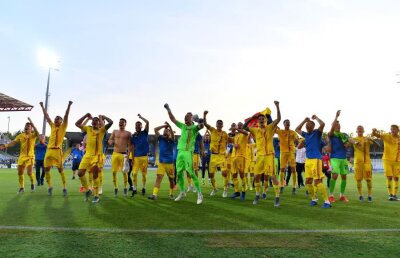 ANGLIA U21 - ROMÂNIA U21 2-4 // SUPERFOTO Imagini impresionante de la final » „Tricolorii” au sărbătorit cu fanii victoria incredibilă