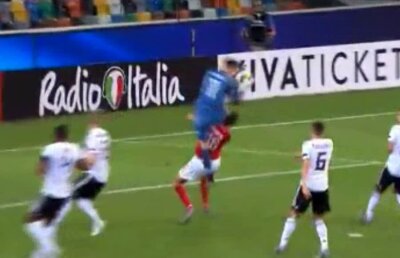 AUSTRIA U21 - GERMANIA U21 / FOTO Portarul nemților a comis-o: penalty după o intrare violentă!