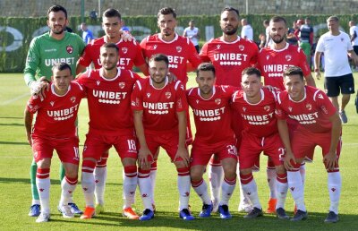 DINAMO - LINFIELD 2-0 // Ghinion pentru Laurențiu Corbu: abia revenit la Dinamo, s-a accidentat după 5 minute