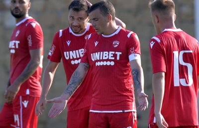 DINAMO - LINFIELD 2-0 // VIDEO Dan Nistor după primul amical: „Mai rău de-atât nu are cum să fie!” + ce au spus nou-veniții Alexandru Răuță și Gabriel Moura