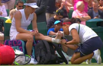 HALEP - SASNOVICH 6-4, 7-5 // Simona Halep, emoții mari la Wimbledon! A alunecat și a cerut intervenția fizioterapeutului