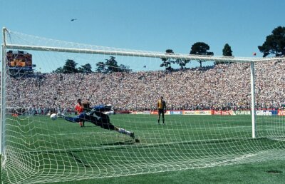 EXCLUSIV Belodedici îi răspunde lui Răducioiu, care l-a acuzat că a fost „flegmatic și relaxat cu Suedia”: „Nu știam că urma să bat eu penalty-ul!”