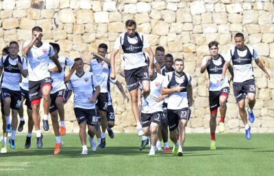 DINAMO // Filip Mrzljak i-a cucerit deja pe șefii lui Dinamo! Florin Prunea îl elogiază după cantonament: „Se vede că are valoare”