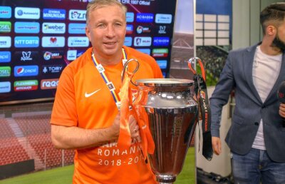 OFICIAL Dan Petrescu a mai renunțat la un jucător! CFR Cluj i-a reziliat contractul lui Mate Males
