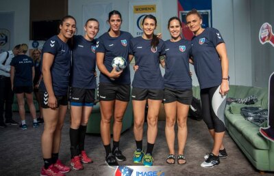 GALERIE FOTO SCM Rm. Vâlcea s-a reunit azi: jucătoarele au primit câte o mașină! Lotul campioanei + programul pentru perioada următoare