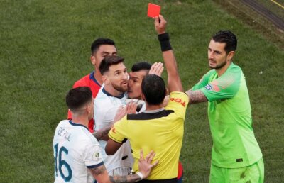 COPA AMERICA ARGENTINA - CHILE // VIDEO+FOTO Fază incredibilă în finala mică » Messi a văzut ROȘU direct!