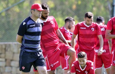 EXCLUSIV Secretul lui Eugen Neagoe: antrenorul lui Dinamo se consultă cu Victor Pițurcă și Cornel Dinu