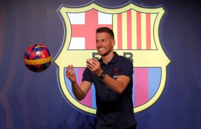 VIDEO+FOTO Neto a fost prezentat la Barcelona! Clauză uriașă de reziliere 