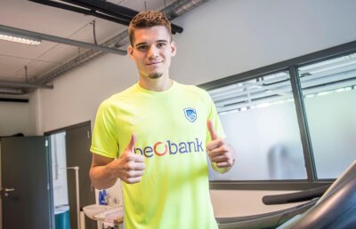 IANIS HAGI LA GENK // VIDEO + FOTO Prima imagine cu Ianis în tricoul lui Genk » Cum l-au prezentat belgienii
