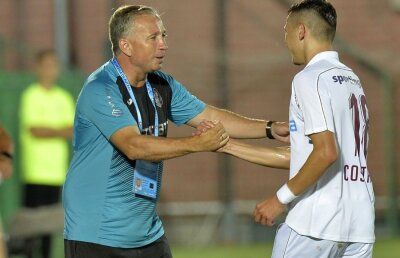 ACADEMICA CLINCENI - CFR CLUJ 1-4 // VIDEO Dan Petrescu își explică agresivitatea verbală + A fost obligat să schimbe un jucător: „Nu mai putea respira”