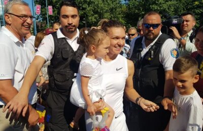 Darren Cahill, impresionat de felul în care a fost primită Simona Halep la Constanța: „Își iubește țara”