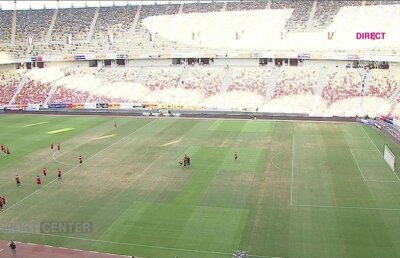 DINAMO - CRAIOVA // GALERIE FOTO Imagini incredibile de pe Arena Națională: gazonul e distrus! 