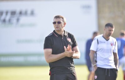 DINAMO - CS UNIVERSITATEA // Eugen Neagoe și-a explicat alegerile din primul „11”: „O să vedeți că e un jucător de mare perspectivă!”