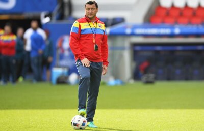 EXCLUSIV Răsturnare de situație la Dinamo! Viorel Moldovan a ajuns la un acord cu roș-albii » Conducerea Chindiei a explodat: ce reproșuri i-a făcut antrenorului + Reacția lui Prunea