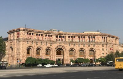 ALASHKERT - FCSB // VIDEO + FOTO Roș-albaștrii joacă în Erevan, orașul fascinant cărămiziu și roz