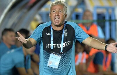 CFR CLUJ - MACCABI 1-0 // VIDEO Dan Petrescu a făcut scandal după 1-0 cu Maccabi: „Nici nu mai știu unde sunt! Ne batem ca nebunii” » Ce l-a înfuriat