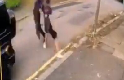 VIDEO Mesut Ozil și Sead Kolasinac au fost atacați de doi motocicliști înarmați! Secvențe uluitoare: fundașul din Bosnia s-a luptat cu cei doi tâlhari