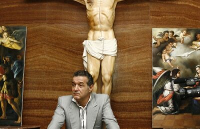 FCSB / Ce măsuri vrea să ia Gigi Becali: „Aduc la club oameni care mă iubesc, de la biserică! Studiază deja cărțile”