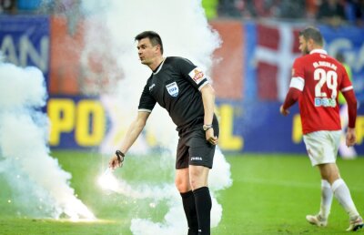 CRAIOVA - HONVED 0-0, 3-1 d.pen. // Cristi Balaj, despre posibilitatea ca oltenii să piardă la „masa verde”: „Cei care se ocupă de apărarea Craiovei ar trebui să țină cont de asta” » Cum l-a caracterizat pe arbitru