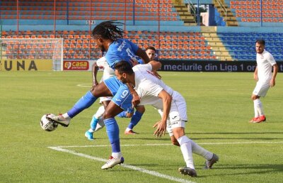 HERMANNSTADT - CRAIOVA 2-1 // FOTO + VIDEO 3 minute de uluială! Sibienii au întors spectaculos tabela în debutul reprizei secunde