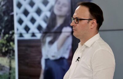 Familia polițistului Pistol, cel care a vorbit 20 de minute cu Alexandra de pe propriul telefon dar nu a reperat-o, stă chiar în cartierul Bold, la câteva sute de metri de casa lui Dincă!